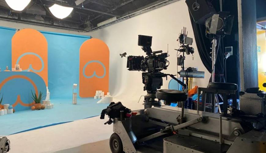 华县极致互动，品质至上，树立行业标杆的产品宣传视频